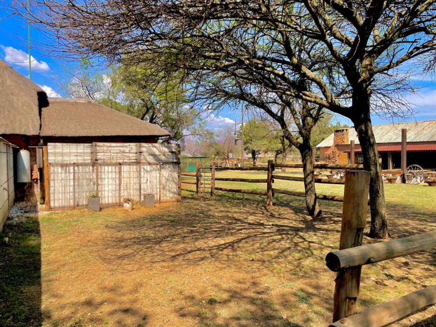 Commercial Property for Sale in Melodie North West